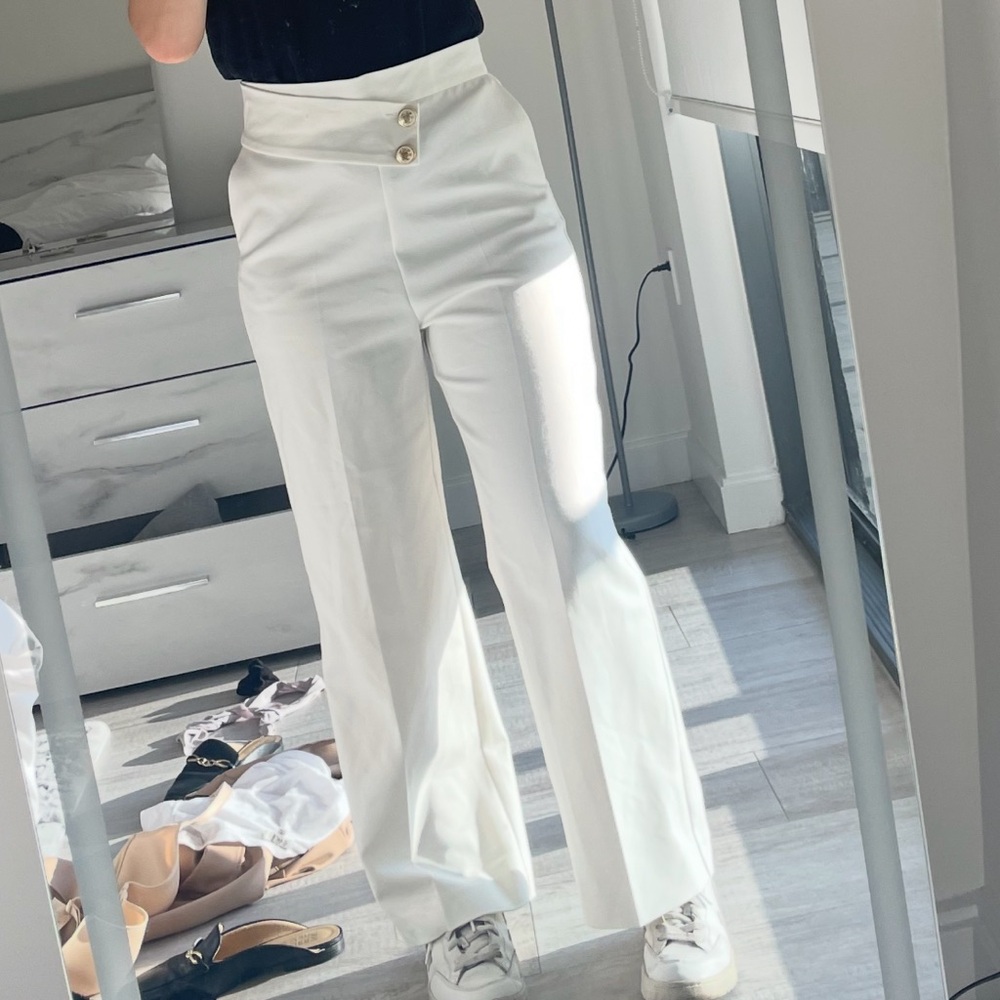 Zara oyster white pants with gold buckles